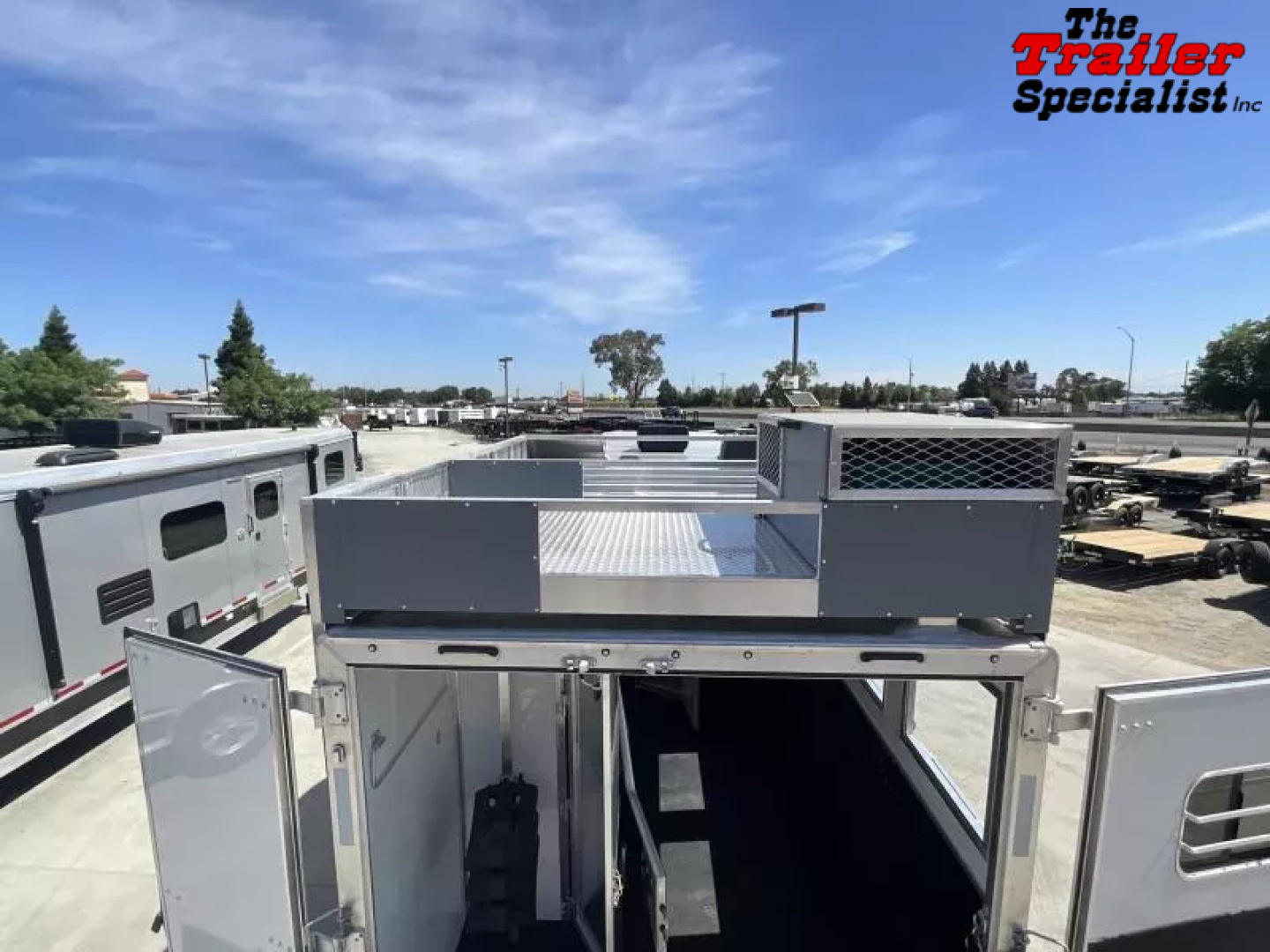 New 2026 Lakota COLT 13FT LQ 3H SLANT GN Horse Trailer