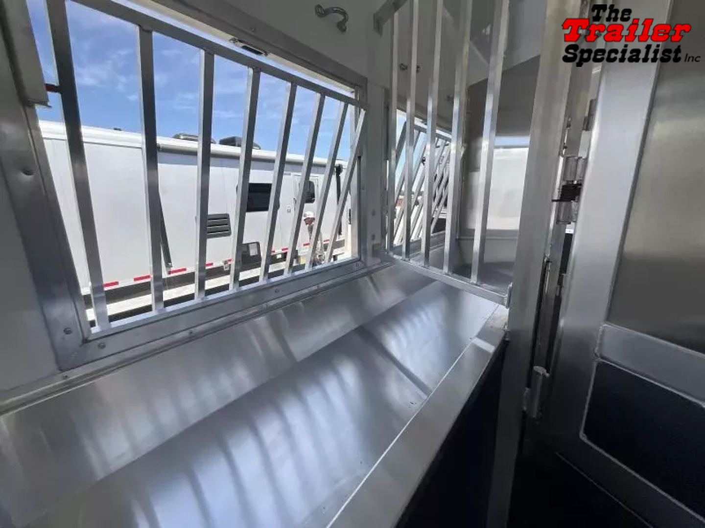 New 2026 Lakota COLT 13FT LQ 3H SLANT GN Horse Trailer