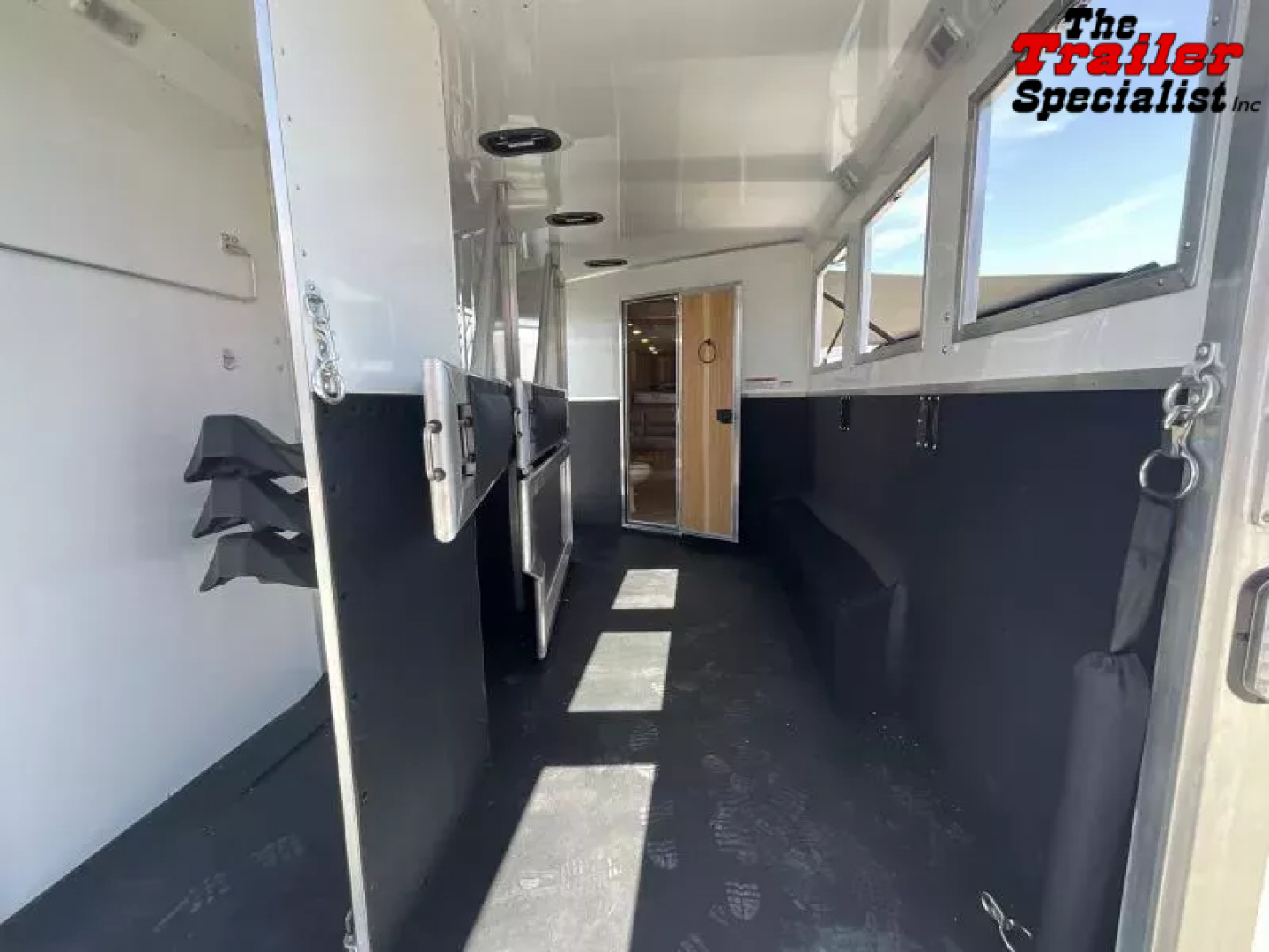 New 2026 Lakota COLT 13FT LQ 3H SLANT GN Horse Trailer