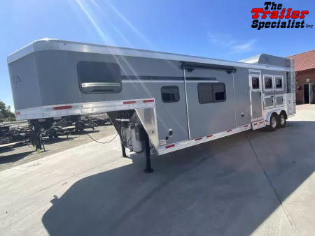 New 2026 Lakota COLT 13FT LQ 3H SLANT GN Horse Trailer