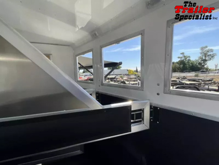 New 2026 Lakota COLT 13FT LQ 3H SLANT GN Horse Trailer