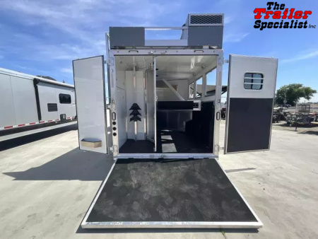 New 2026 Lakota COLT 13FT LQ 3H SLANT GN Horse Trailer