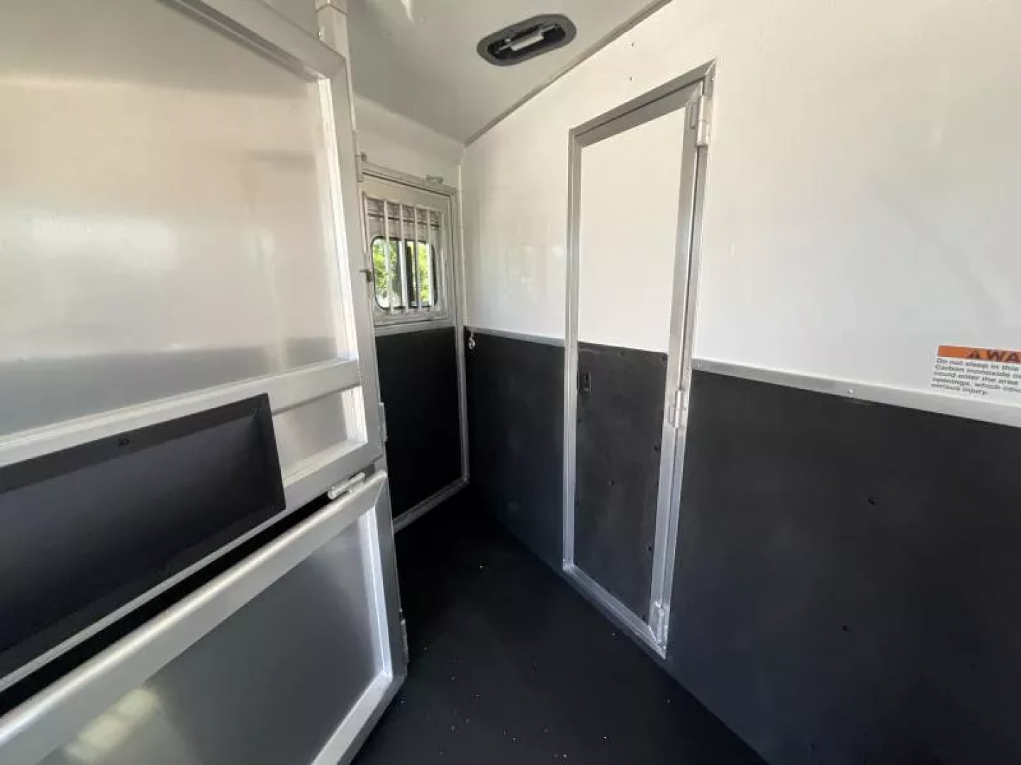 New 2026 Lakota CHARGER 3H SLANT 9FT LQ Horse Trailer