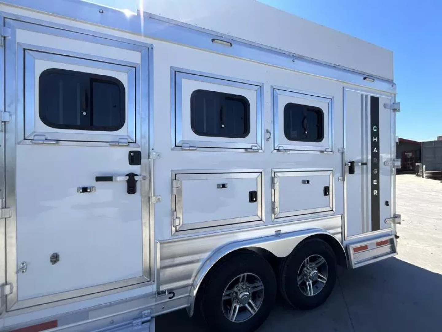 New 2026 Lakota CHARGER 3H SLANT 9FT LQ Horse Trailer