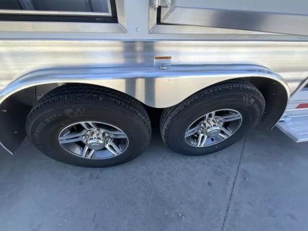 New 2026 Lakota CHARGER 3H SLANT 9FT LQ Horse Trailer