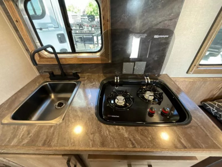 New 2026 Lakota CHARGER 3H SLANT 9FT LQ Horse Trailer