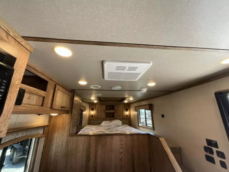 New 2026 Lakota CHARGER 3H SLANT 9FT LQ Horse Trailer