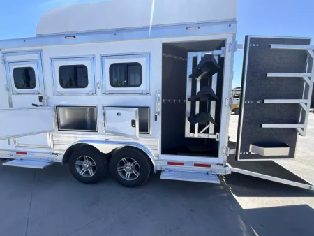 New 2026 Lakota CHARGER 3H SLANT 9FT LQ Horse Trailer
