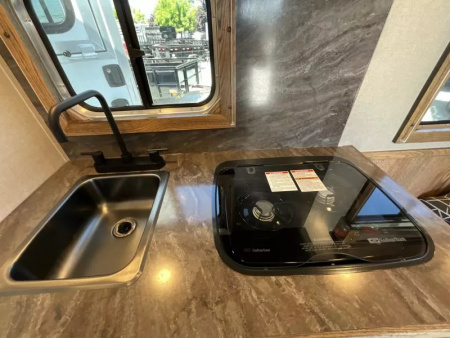 New 2026 Lakota CHARGER 3H SLANT 9FT LQ Horse Trailer