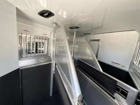 New 2026 Lakota CHARGER 3H SLANT 9FT LQ Horse Trailer