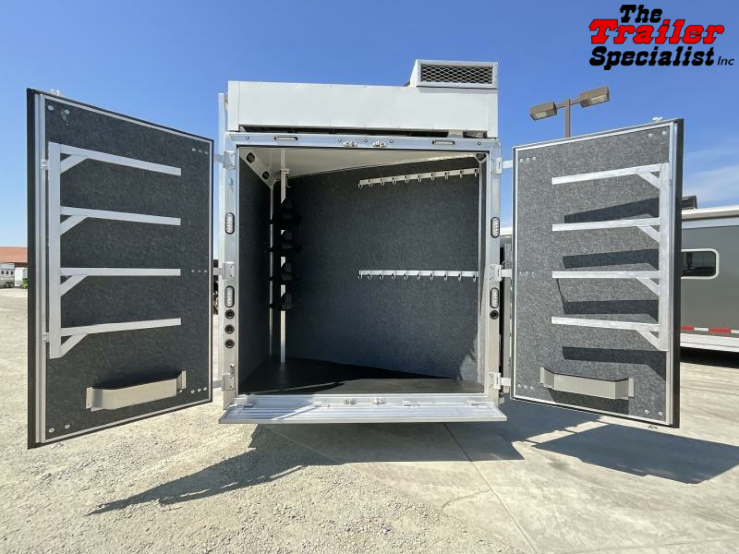 New 2024 Lakota CHARGER 4H GN LQ Horse Trailer