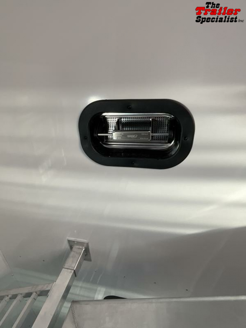 New 2024 Lakota CHARGER 4H GN LQ Horse Trailer