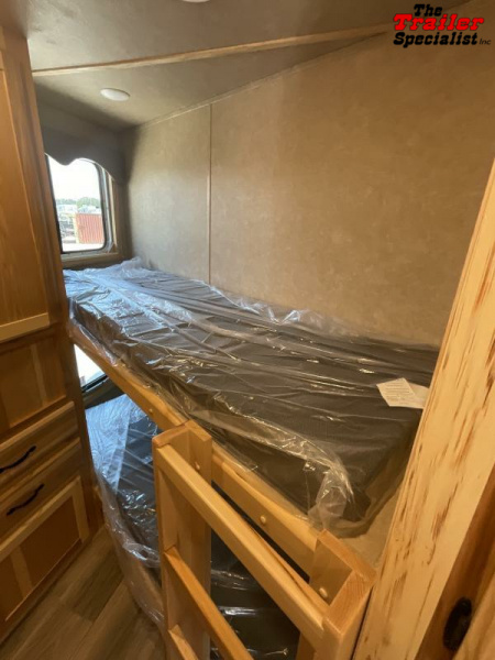 New 2024 Lakota CHARGER 4H GN LQ Horse Trailer