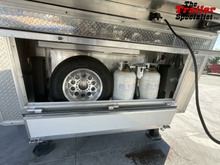 New 2024 Lakota CHARGER 4H GN LQ Horse Trailer