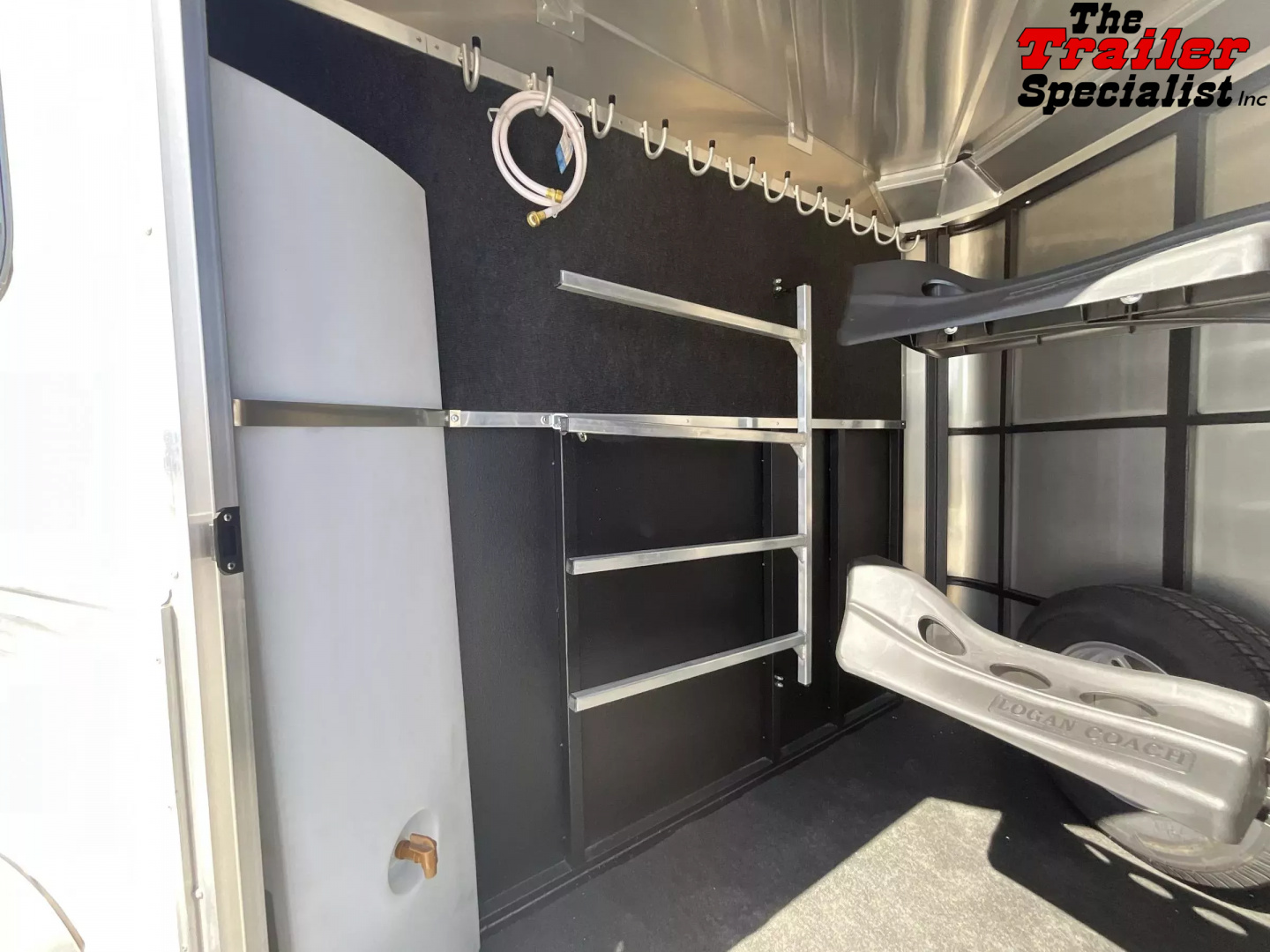 New 2025 Logan Coach BULLSEYE 2H BP Horse Trailer