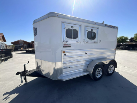 New 2025 Logan Coach BULLSEYE 2H BP Horse Trailer