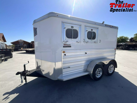 New 2025 Logan Coach BULLSEYE 2H BP Horse Trailer
