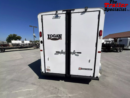 New 2025 Logan Coach BULLSEYE 2H BP Horse Trailer