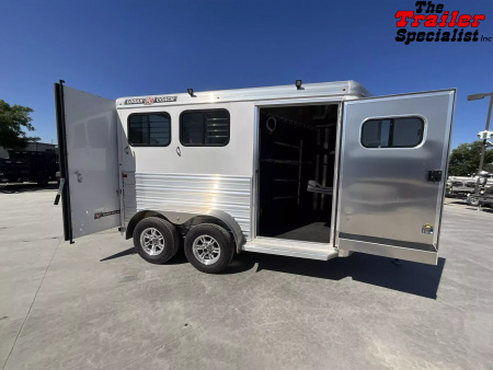New 2025 Logan Coach BULLSEYE 2H BP Horse Trailer