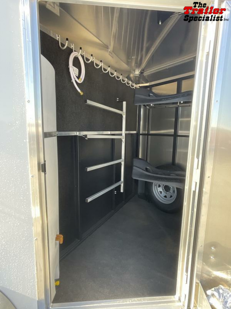 New 2023 Logan Coach 2 HORSE BULLSEYE COMBO BP Horse Trailer