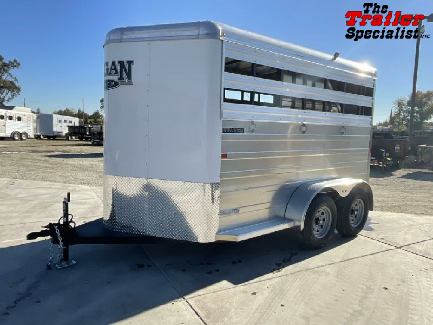 New 2023 Logan Coach 2 HORSE BULLSEYE COMBO BP Horse Trailer