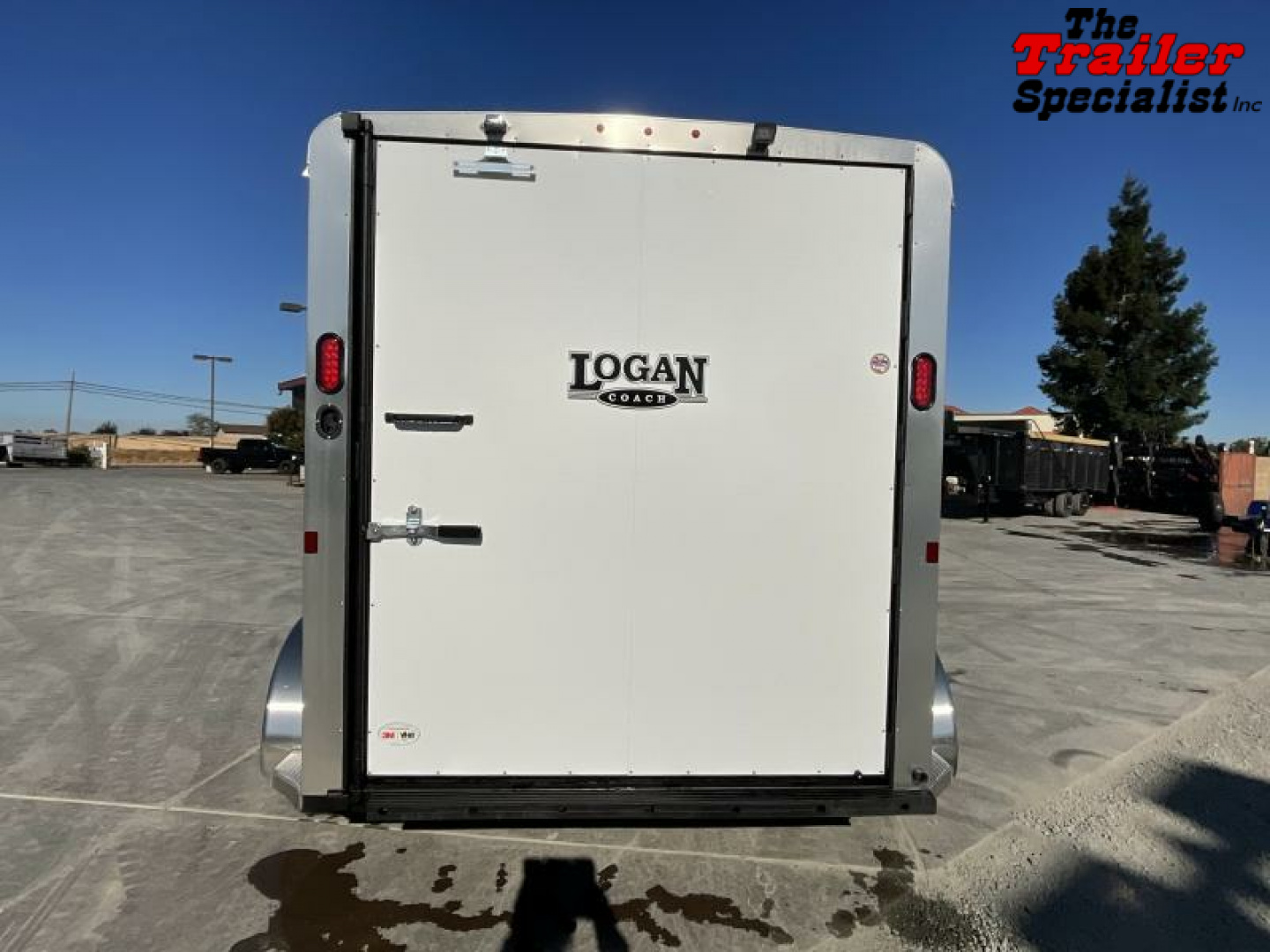 New 2023 Logan Coach 2 HORSE BULLSEYE COMBO BP Horse Trailer