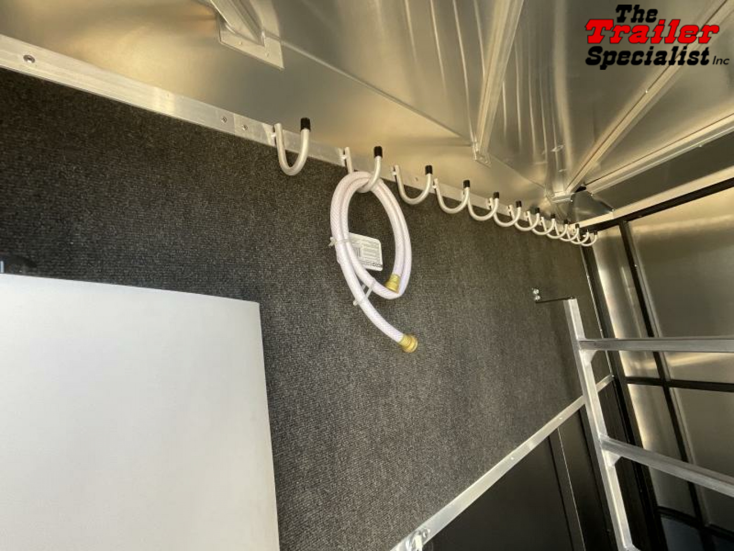 New 2023 Logan Coach 2 HORSE BULLSEYE COMBO BP Horse Trailer