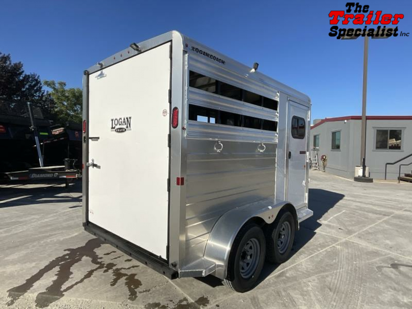 New 2023 Logan Coach 2 HORSE BULLSEYE COMBO BP Horse Trailer