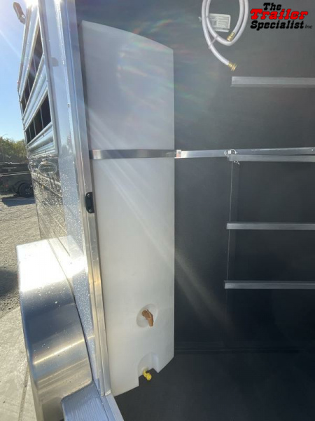 New 2023 Logan Coach 2 HORSE BULLSEYE COMBO BP Horse Trailer