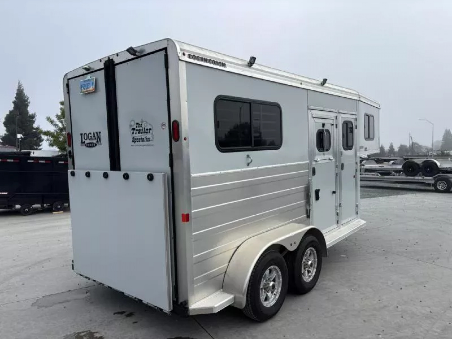 Used 2022 Logan Coach BULLSEYE 2 HORSE GN STRAIGHT LOAD Horse Trailer