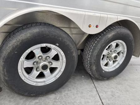 Used 2022 Logan Coach BULLSEYE 2 HORSE GN STRAIGHT LOAD Horse Trailer