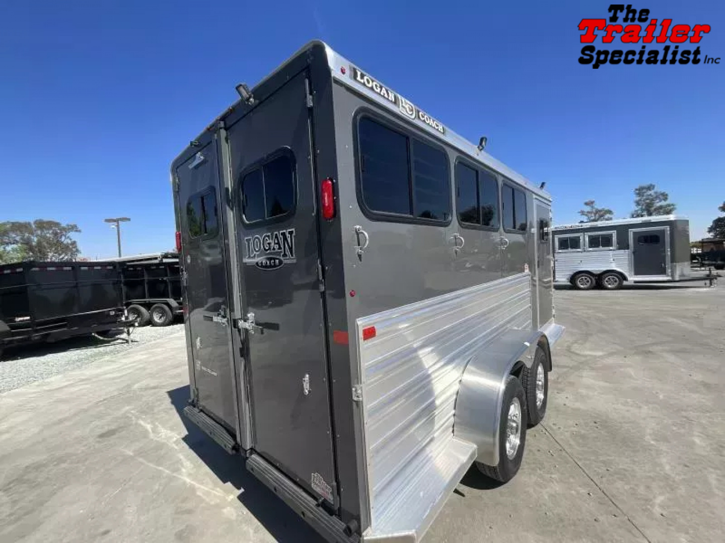 New 2026 Logan Coach BULLSEYE3BPXL Horse Trailer