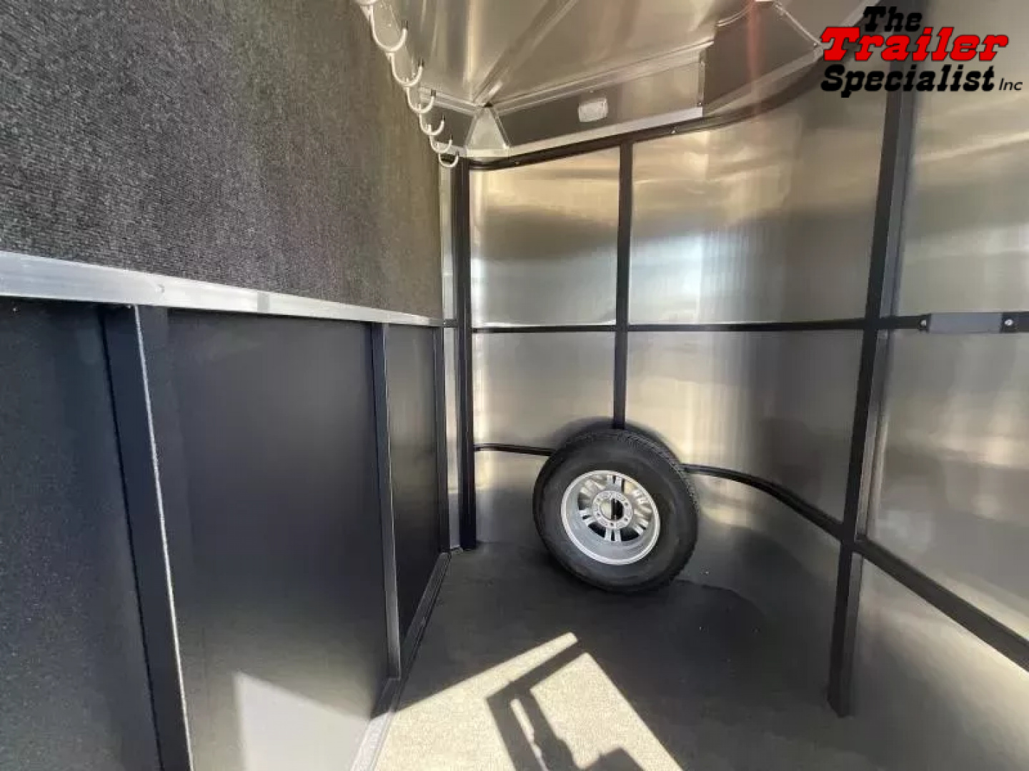 New 2026 Logan Coach BULLSEYE3BPXL Horse Trailer