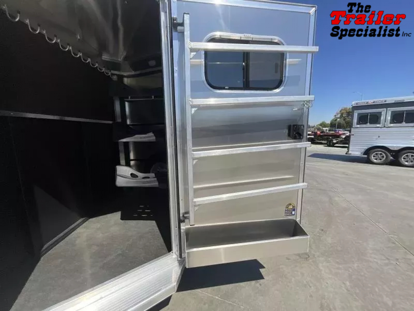 New 2026 Logan Coach BULLSEYE3BPXL Horse Trailer
