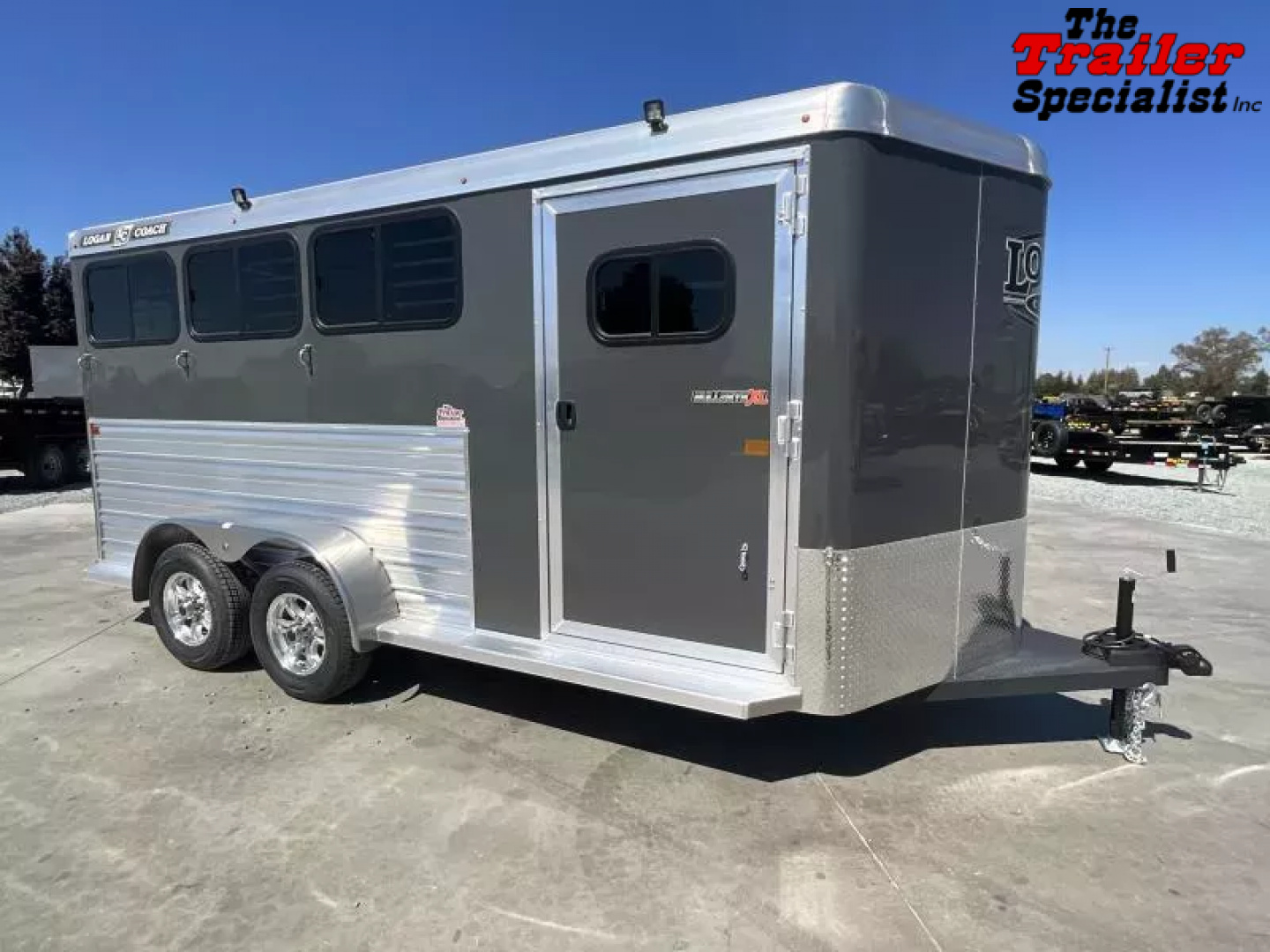 New 2026 Logan Coach BULLSEYE3BPXL Horse Trailer