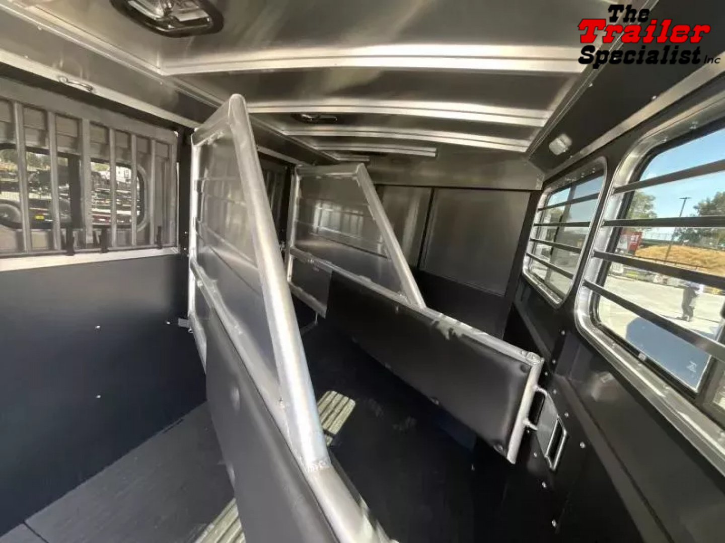 New 2026 Logan Coach BULLSEYE3BPXL Horse Trailer