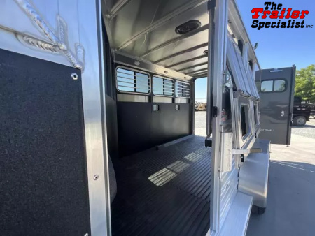 New 2026 Logan Coach BULLSEYE3BPXL Horse Trailer