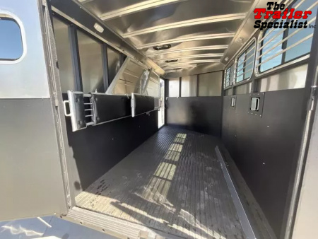 New 2026 Logan Coach BULLSEYE3BPXL Horse Trailer