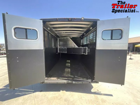 New 2026 Logan Coach BULLSEYE3BPXL Horse Trailer