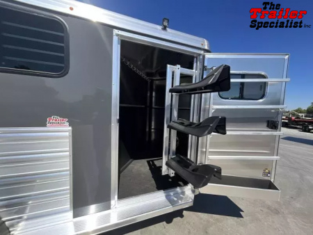 New 2026 Logan Coach BULLSEYE3BPXL Horse Trailer