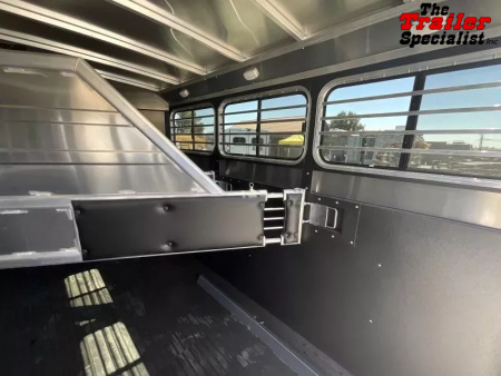 New 2026 Logan Coach BULLSEYE3BPXL Horse Trailer