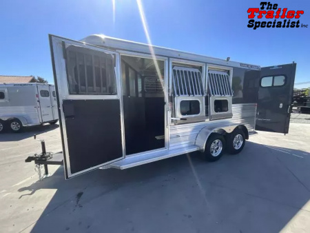New 2026 Logan Coach BULLSEYE3BPXL Horse Trailer