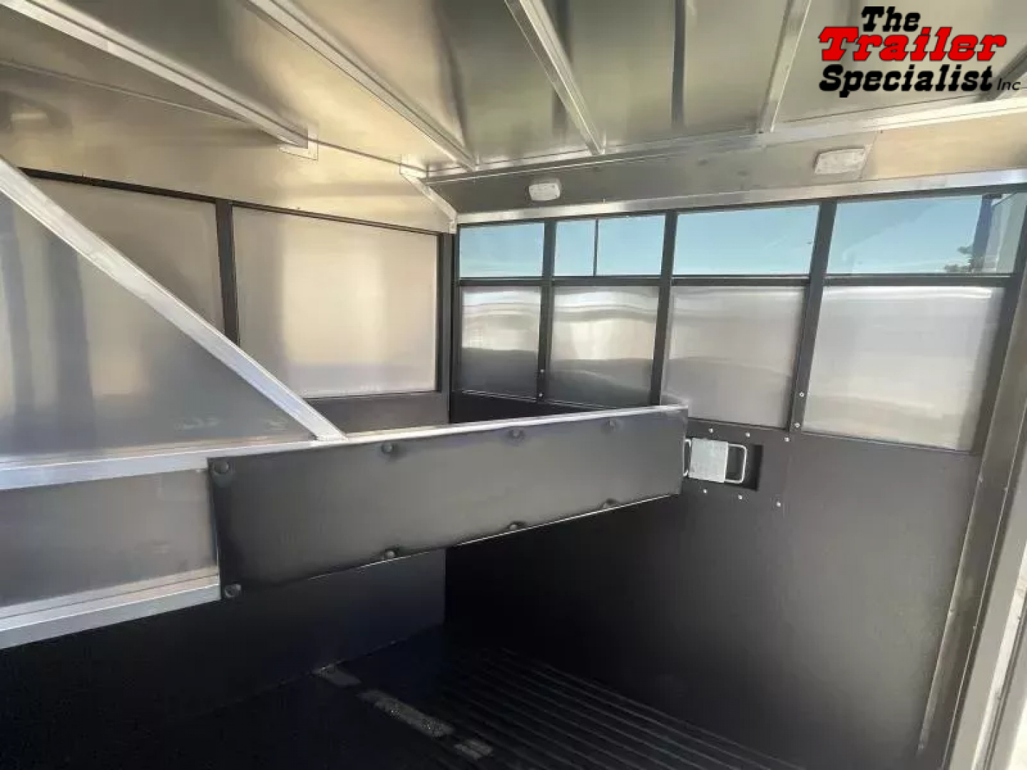 New 2025 Logan Coach 2 HORSE CROSSFIRE BP Horse Trailer