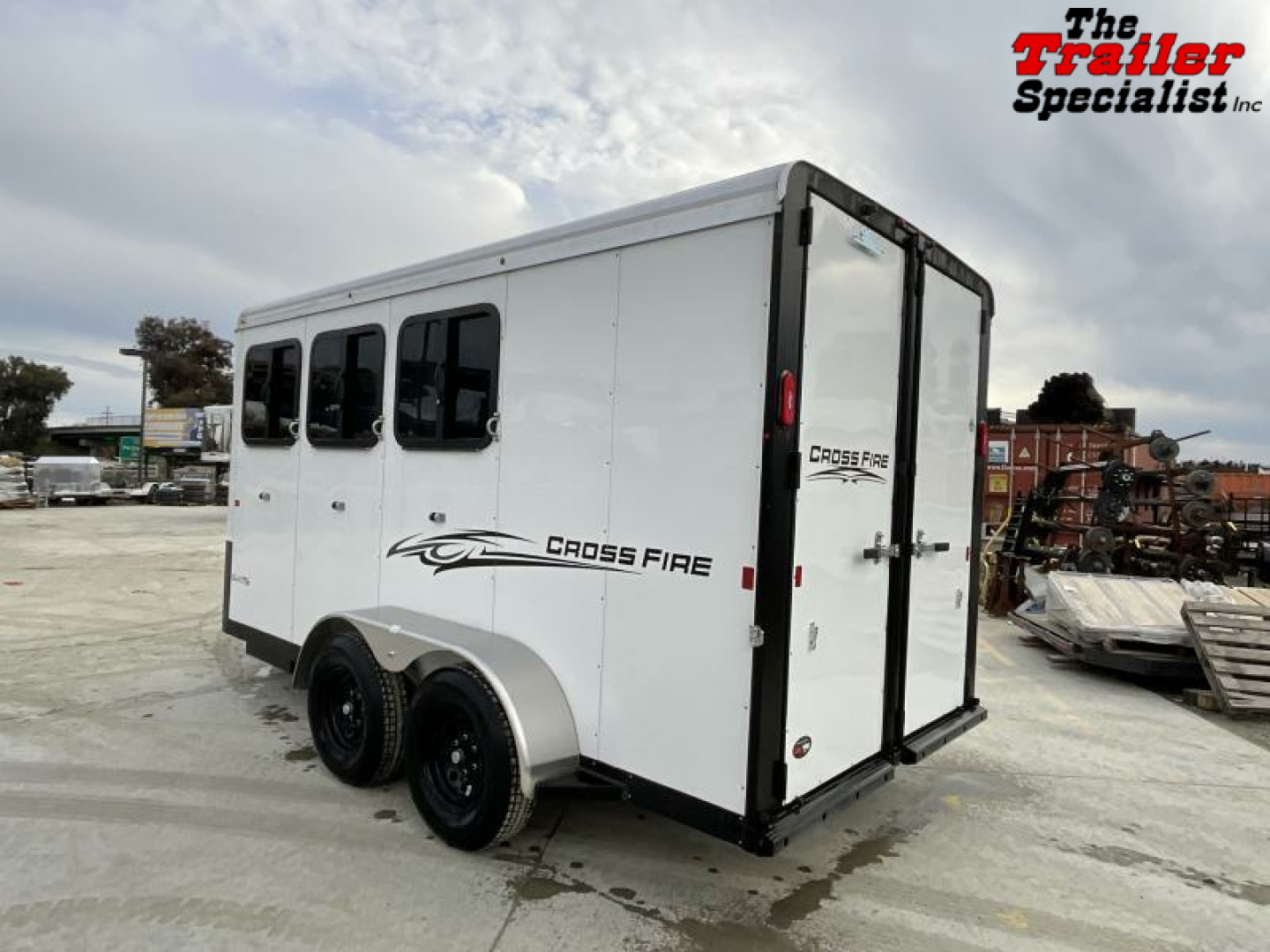 New 2025 Logan Coach 3 HORSE BUMPER PULL Horse Trailer