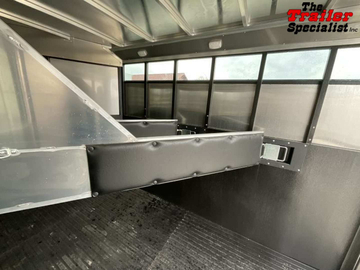 New 2025 Logan Coach 3 HORSE BUMPER PULL Horse Trailer