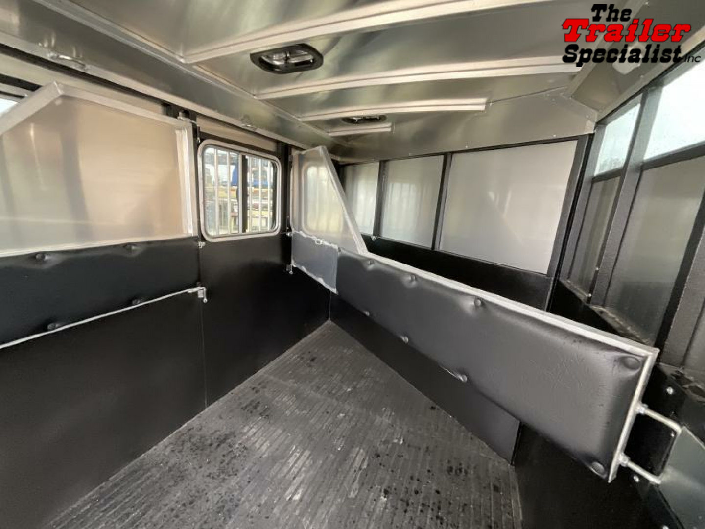 New 2025 Logan Coach 3 HORSE BUMPER PULL Horse Trailer