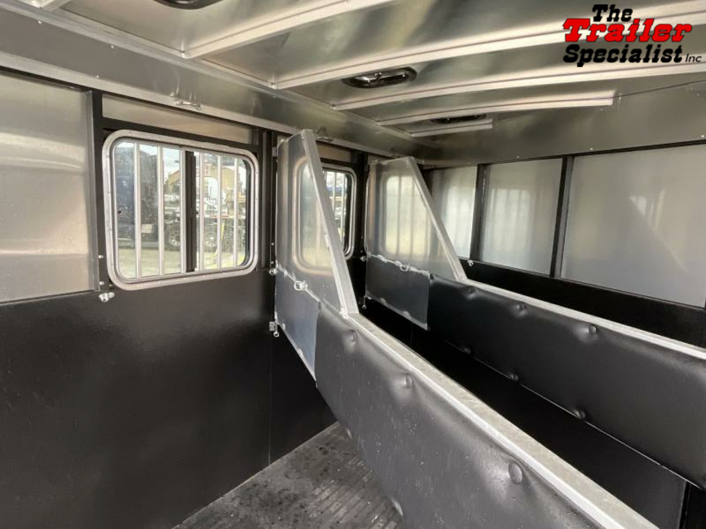 New 2025 Logan Coach 3 HORSE BUMPER PULL Horse Trailer