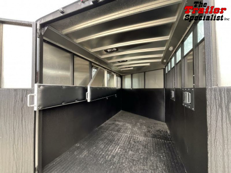 New 2025 Logan Coach 3 HORSE BUMPER PULL Horse Trailer