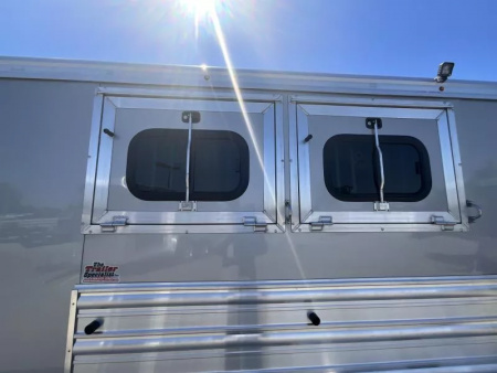 New 2026 Logan Coach BULLSEYE2GN Horse Trailer
