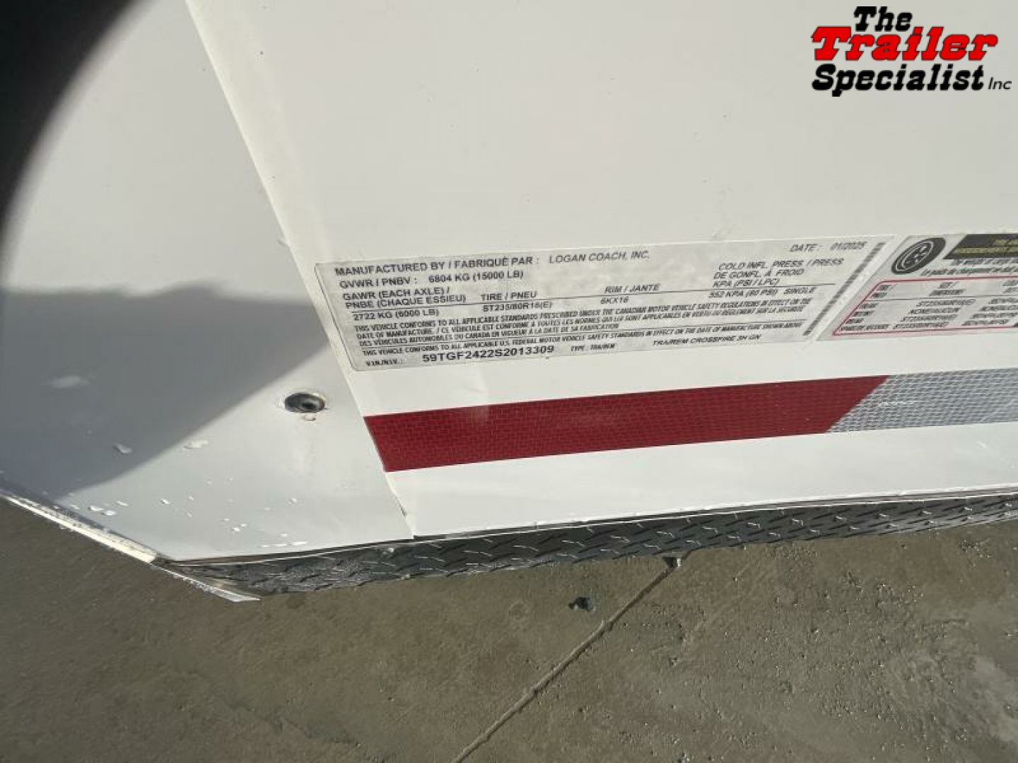 New 2025 Logan Coach CROSSFIRE 3 HORSE GN Horse Trailer